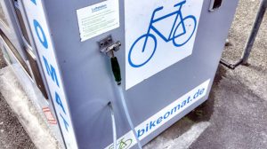 Luft ohne lästiges Pumpen mit der Luftstation am Bikeomat