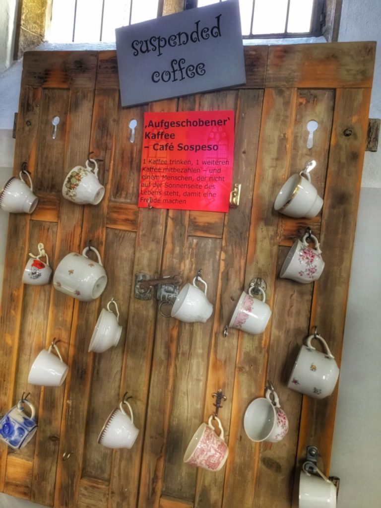 suspended coffee bietet das Nikolai Cafe in reutlingen an.
