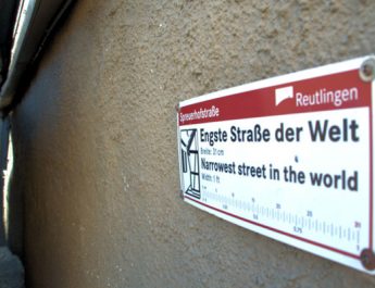 Die Spreuhofstrasse in Reutlingen ist die schmalste Strasse der Welt.