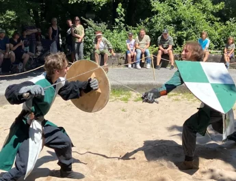 Mittelalterliches Spektakel im Volkspark